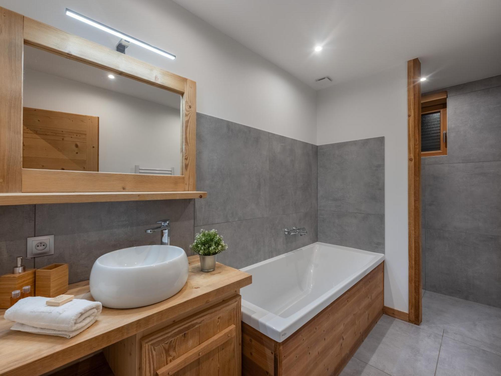 Chalet 1100 - Bo Immobilier Chatel - A Mi-Chemin Du Centre Et Du Linga - Jacuzzi Sauna Et Cheminee Екстериор снимка